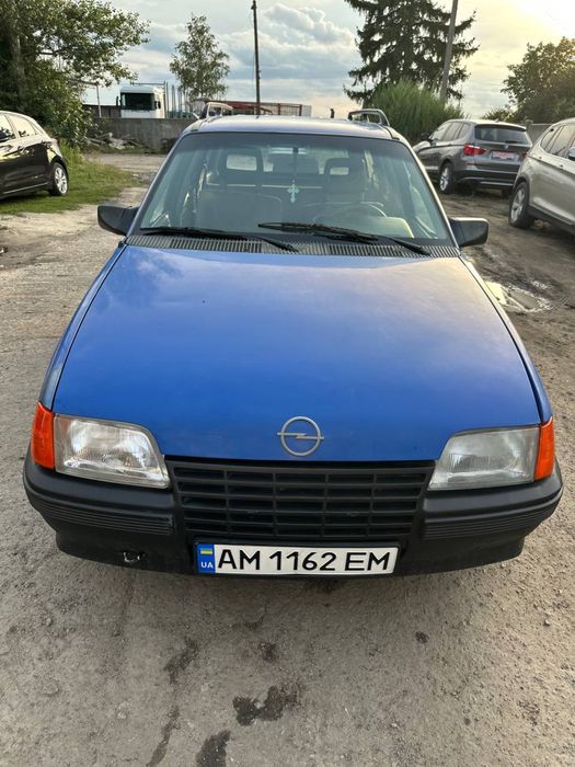 Автомобіль Opel Kadett E  авто Opel Kadett  Опель Кадет в гарному стані
