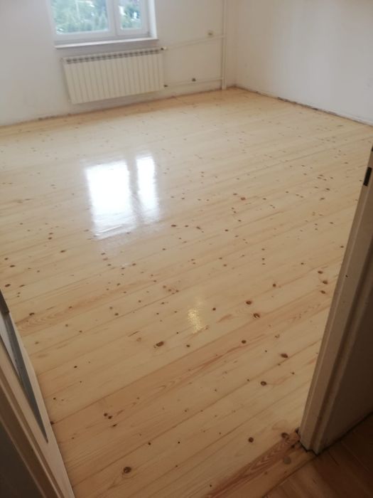 Cyklinowanie bezpyłowe, renowacja starych podłóg drewnianych.