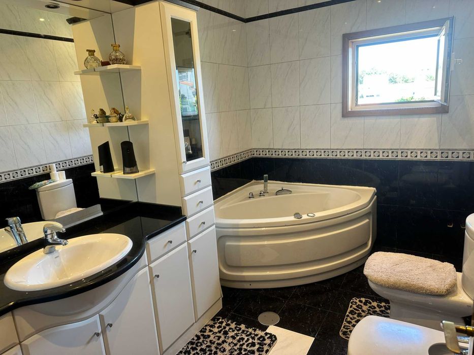 Quarto Mobilado com Varanda em Avintes – Vila Nova de Gaia