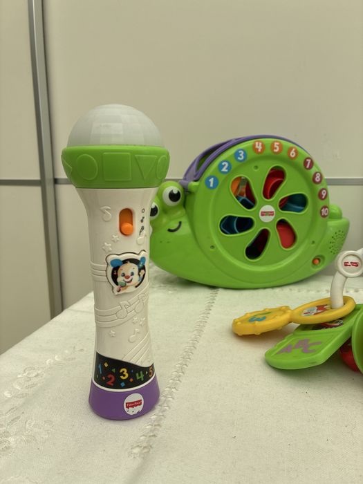Tablet, microfone, chaveiro, carrosel Fisher Price