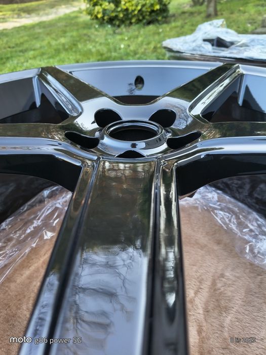 Sprzedam felgi aluminiowe 18 cali 5 x 100 et35