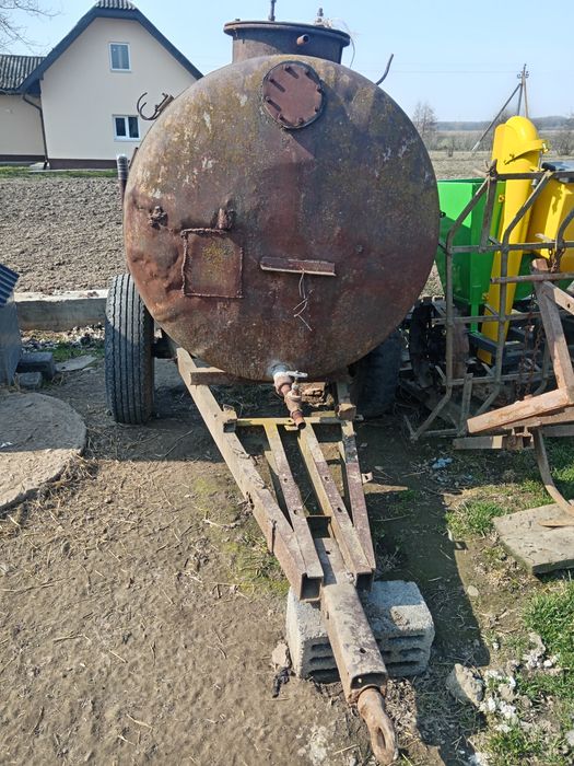 Продам бочку на колесах. Причеп.
