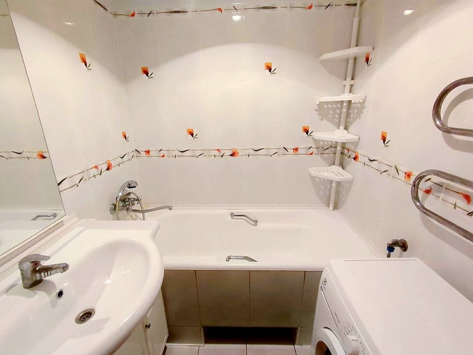 2-кім. Соборна. РОМАНТИЧНА СТУДІЯ, Кухня - ПІЛОН. Подобово. Ціна доби.