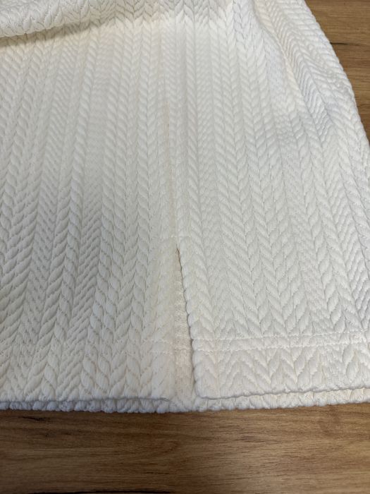 Спідниця білого кольору