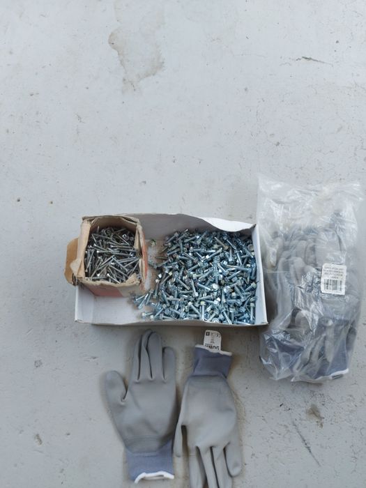 485 parafusos de rosca em inox 30 mm comprido e 5 mm de grosso e cabeça para chave 10 +1000 parafusos para madeira de 35mmx2,5mm