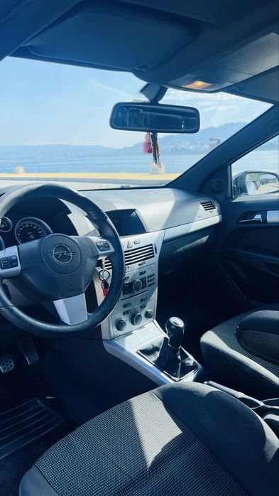 Opel astra H GTC