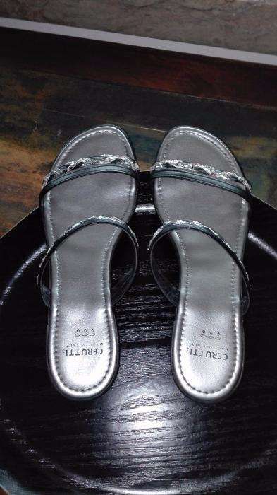 Chinelas Cerutti novas
