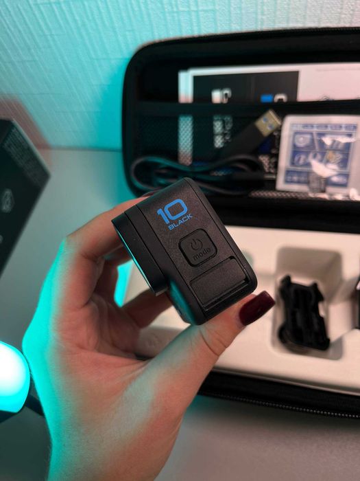Екшн-камера GoPro Hero 10 з флешкою
