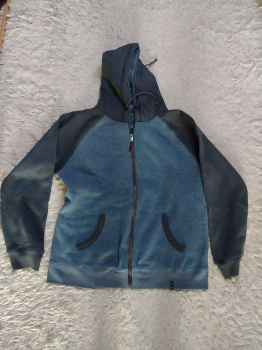 ciepła bluza z kapturem L/XL  + 3 koszulki