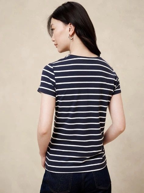 Жіноча стильна футболка