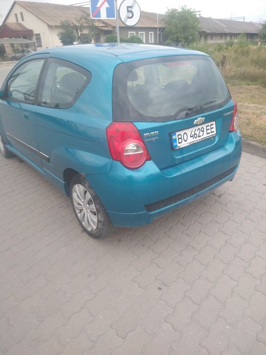 автомобіль chevrolet aveo