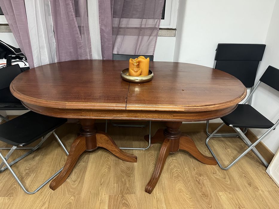 Extendable Wooden Table64285706722433120