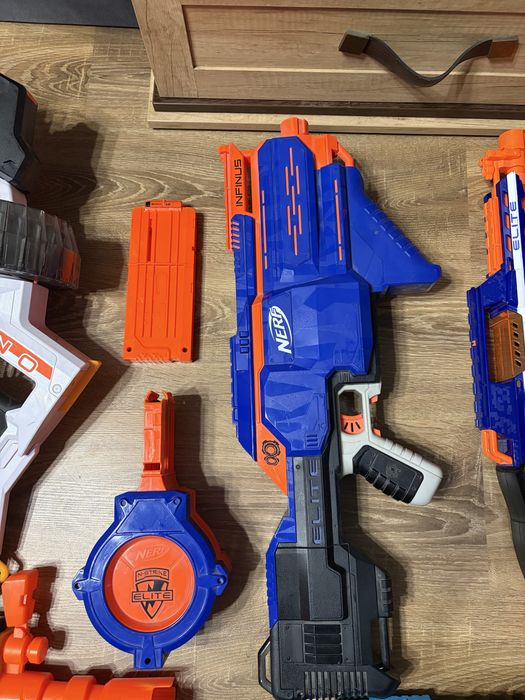 Игрушечный бластер Nerf