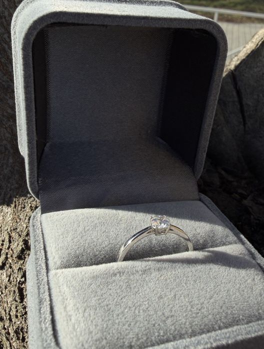 Кільце з діамантом 0,35к