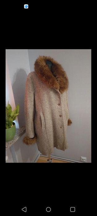 Plasz plus size z odpinanym kołnierzem