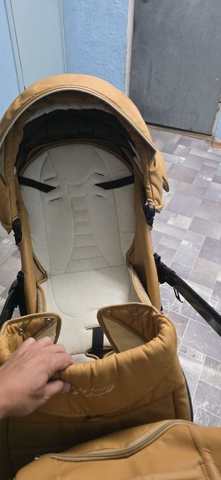 Продам коляску TAKO 2 в 1  кроватка и люлька