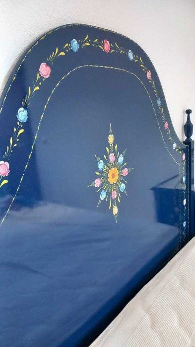 Cabeceira de cama / Mobília artesanal e tradicional do Alentejo