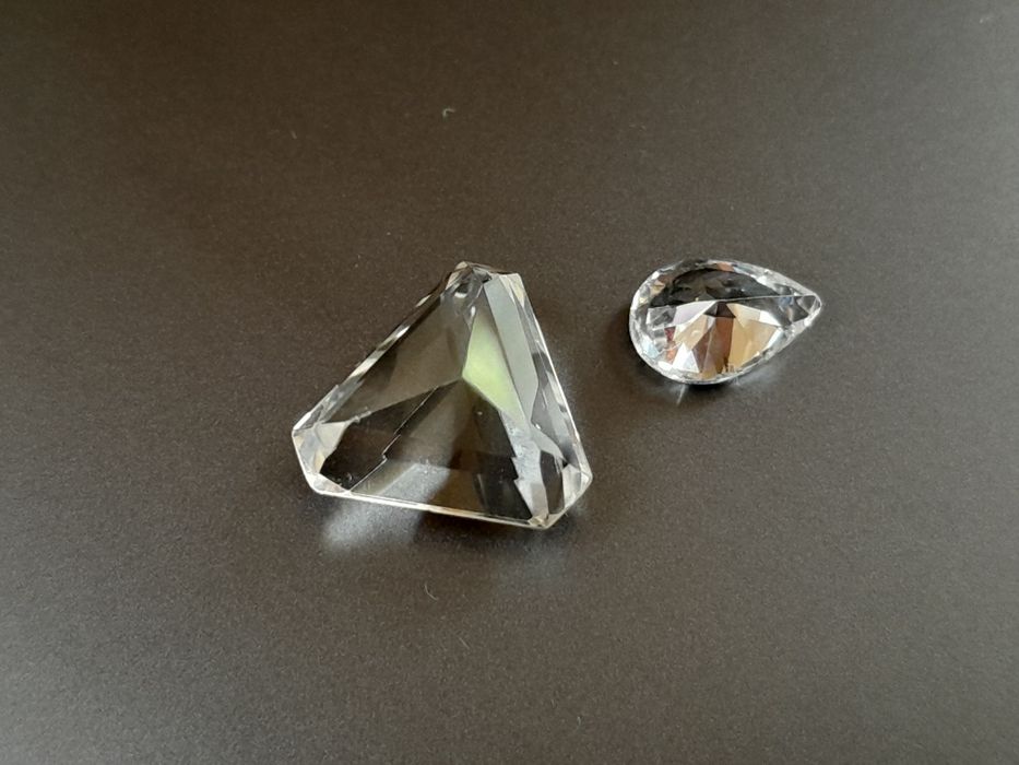 Продам натуральні камінчики з прикрас.