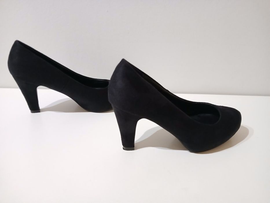 Sapatos clássicos pretos