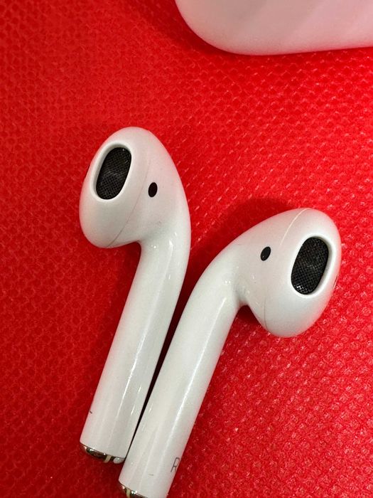 AIRPODS 2ND GENERATION