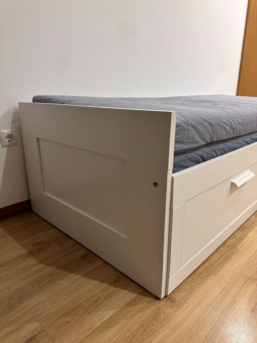 Cama dupla c/ 2 colchoes