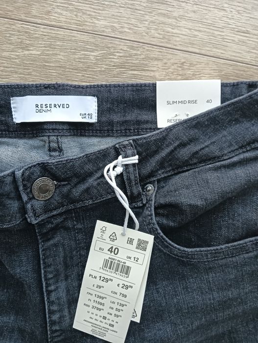 Jeansy damskie Slim,  Reserved rozmiar 40, nowe. Fason Slim Mid Rise