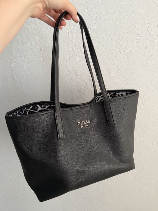 Сумка Guess чорна, екошкіра, б/у, з косметичкою