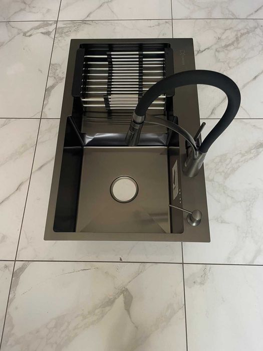 Мойка кухонная Luminex 78х48 см правая и кран Kroner Ersel из латуни.