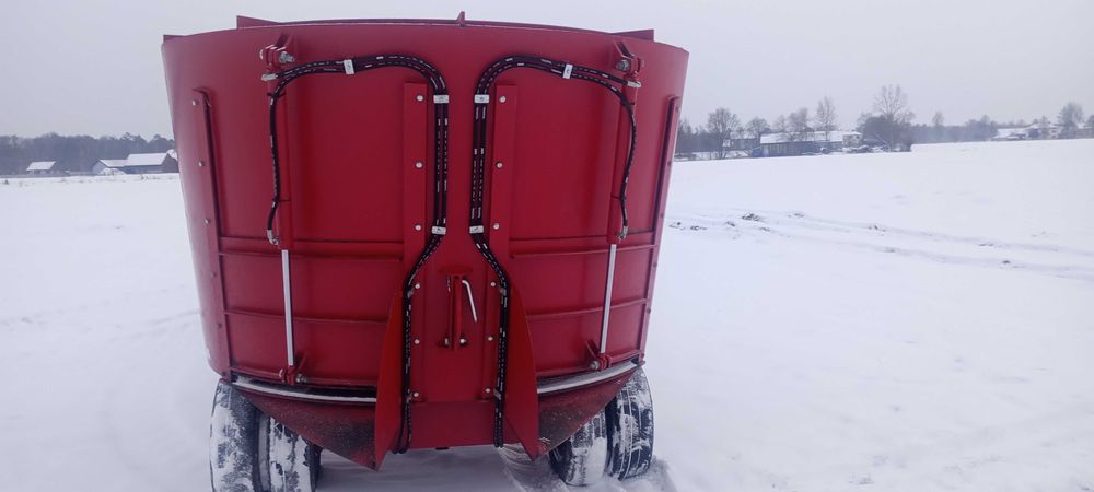 Paszowóz troliet 8m³ wys 2.40