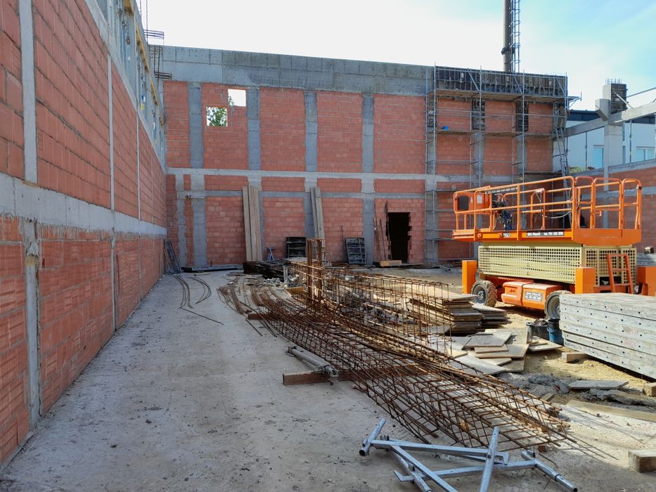 Ekipa budowlana,roboty żelbetowe,murarskie