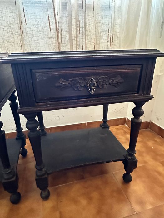 2 mesas de cabeceira Apenas 25€ as duas!