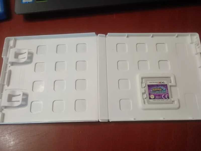 gra Pokémon Ultra Moon na konsolę Nintendo 3DS.
