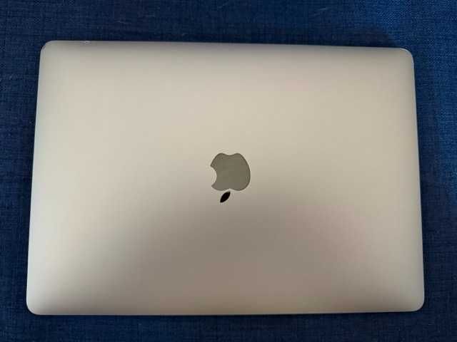MacBook Air M1 (8 GB / 256 GB), Space Gray. Ecrã com defeito