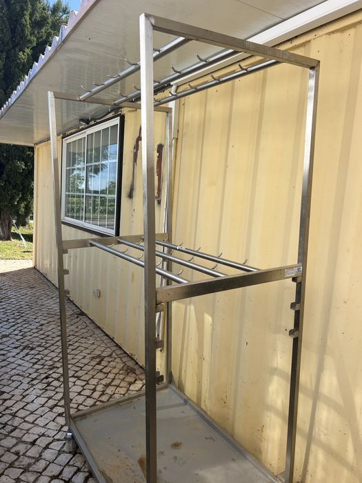 Carrinho Inox pendurados