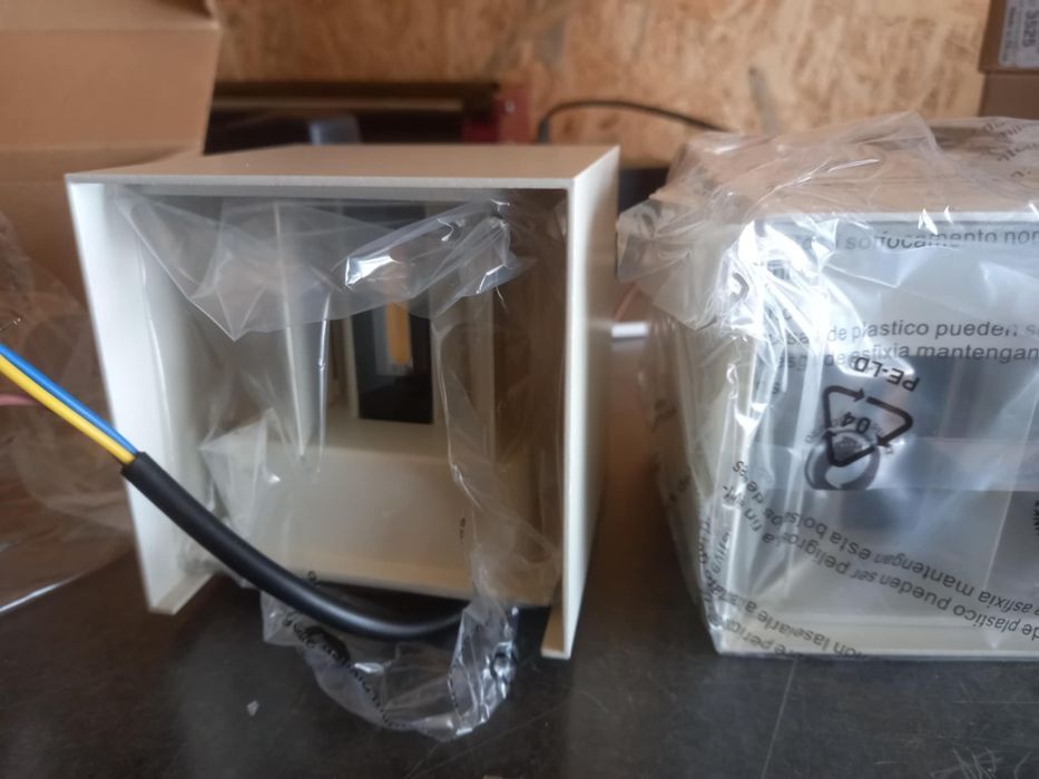 Zestaw 2 lamp ściennych zewnętrznych, wewnętrznych, białych 6W