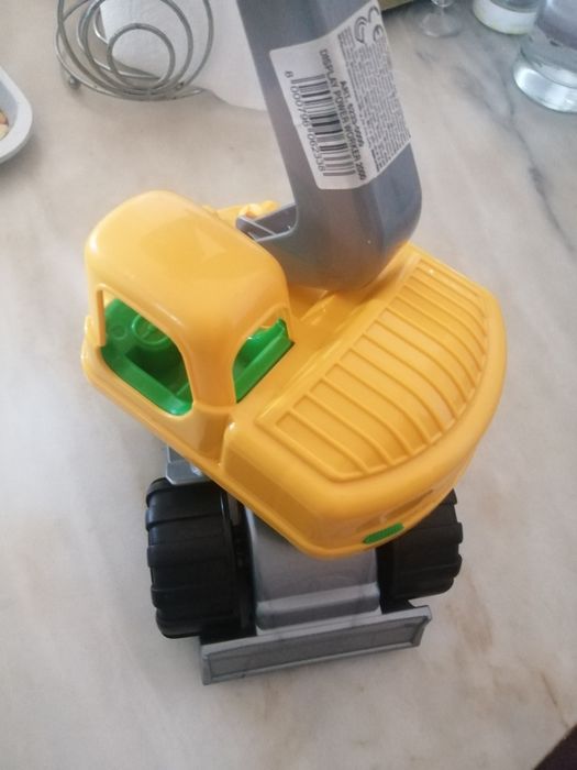 Escavadora Nova de plástico