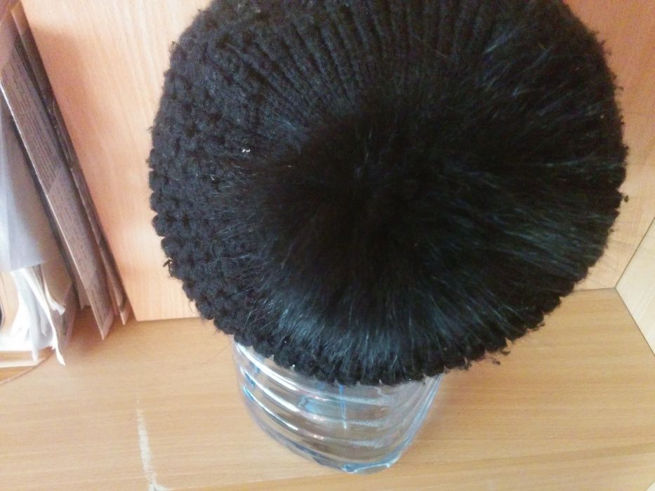 шапка черного цвета