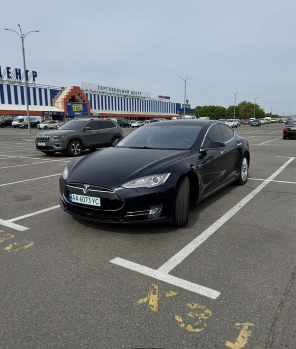 Tesla model S 85 кВт
