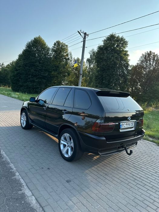 Автомобіль BMW X5 E53