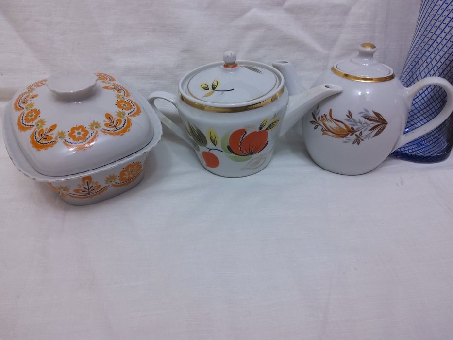 Ваза,чайники,масленка,