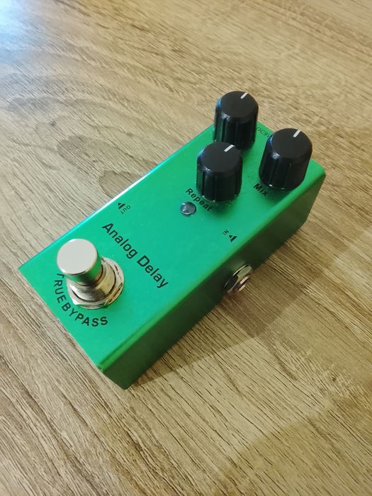 Pedal de efeito analógico de delay para guitarra ou baixo