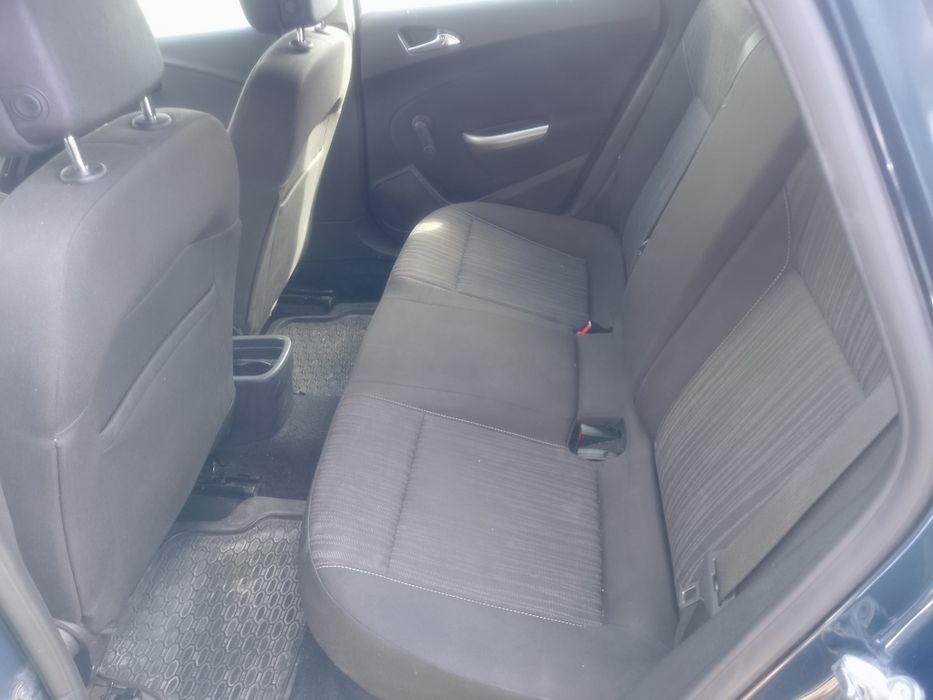 Opel  Astra  J 1.7 CDTI