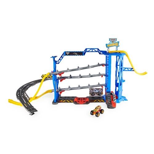 Monster Jam Garage, mega garagem