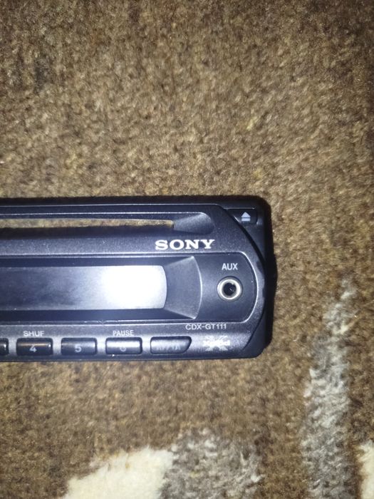 Rádio Sony CDX-GT111