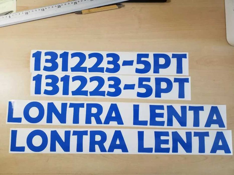 Matriculas e nomes para motas de água/embarcações em vinil recortado