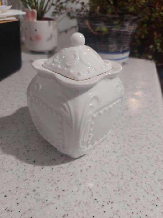 Cukiernica ceramiczna