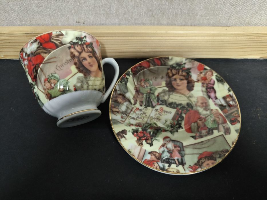 Chávena de chá em porcelana com motivos natalícios
Conjunto de chávena