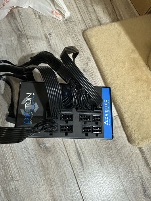 Блок питания chieftec proton 1000w