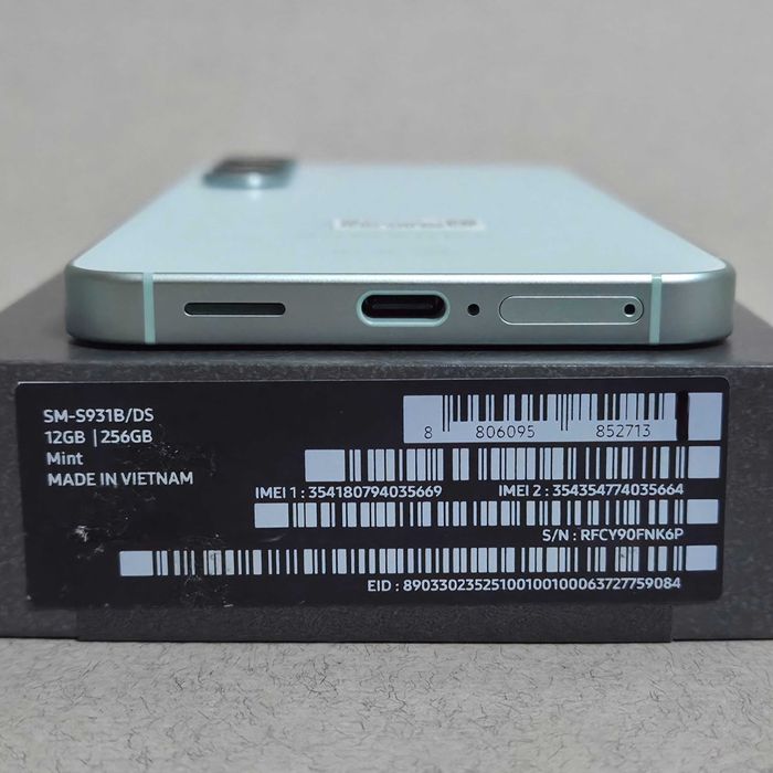 Смартфон Samsung Galaxy S25 12/256GB Mint