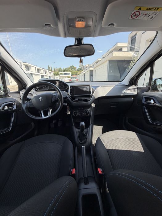 Peugeot 208 — fotografia 6